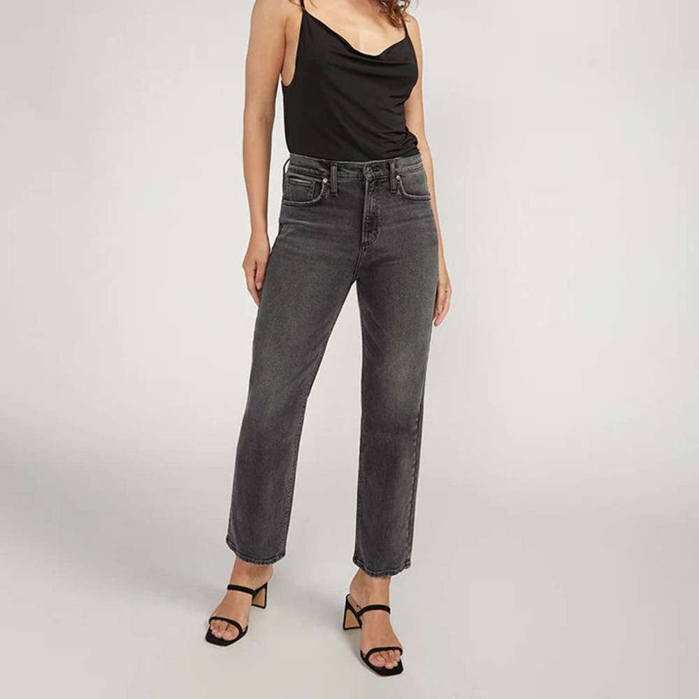 NWT Highly Desirable Straight Jeans in Black by Silver Jeans Co